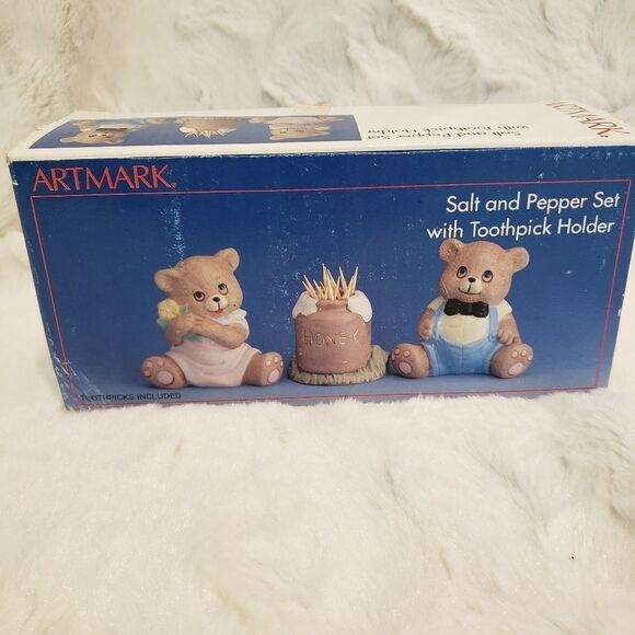 Salt & Pepper Shakers - Picture 1 of 11